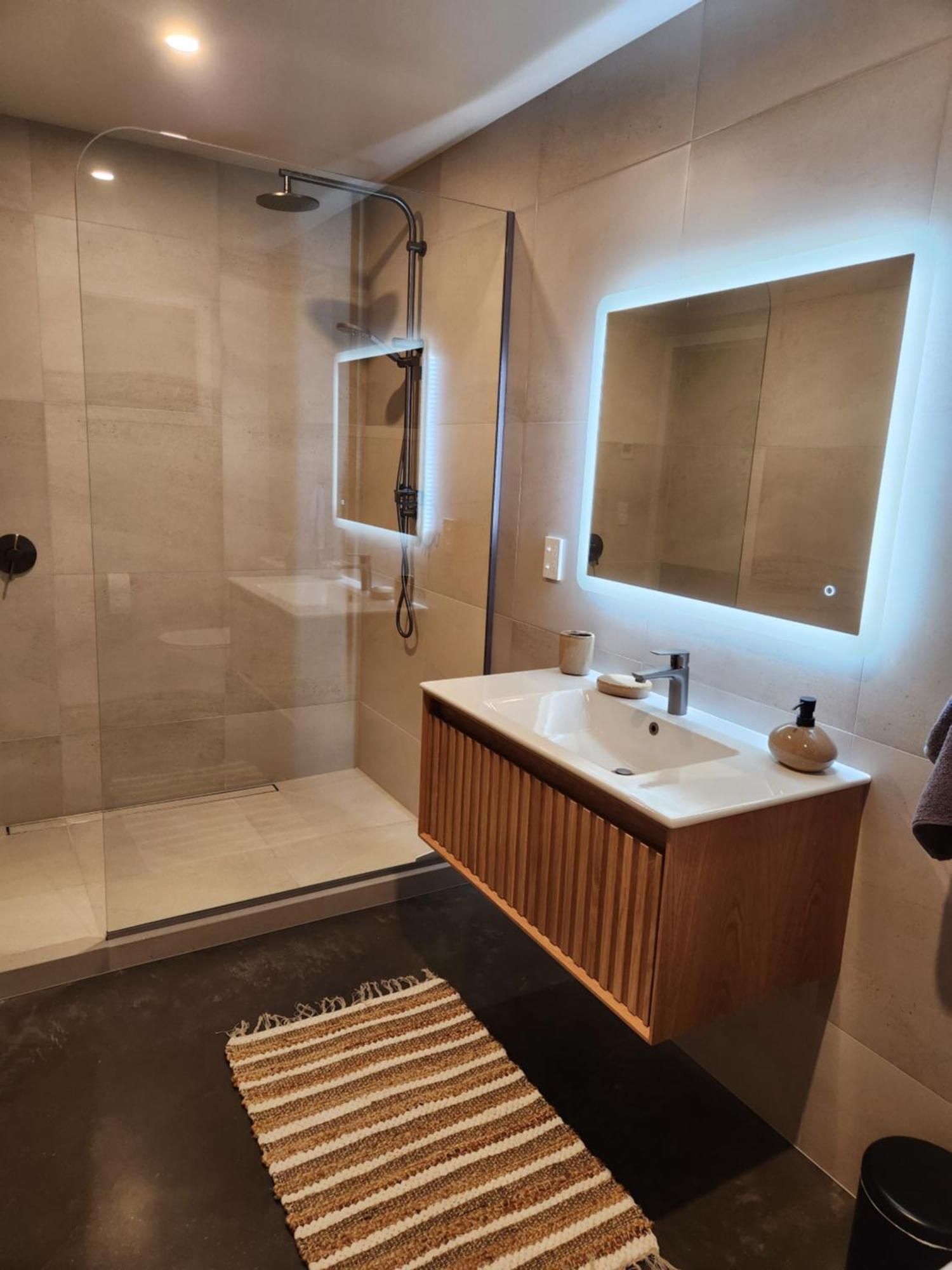 Escape To Riverslea Wanaka Ngoại thất bức ảnh